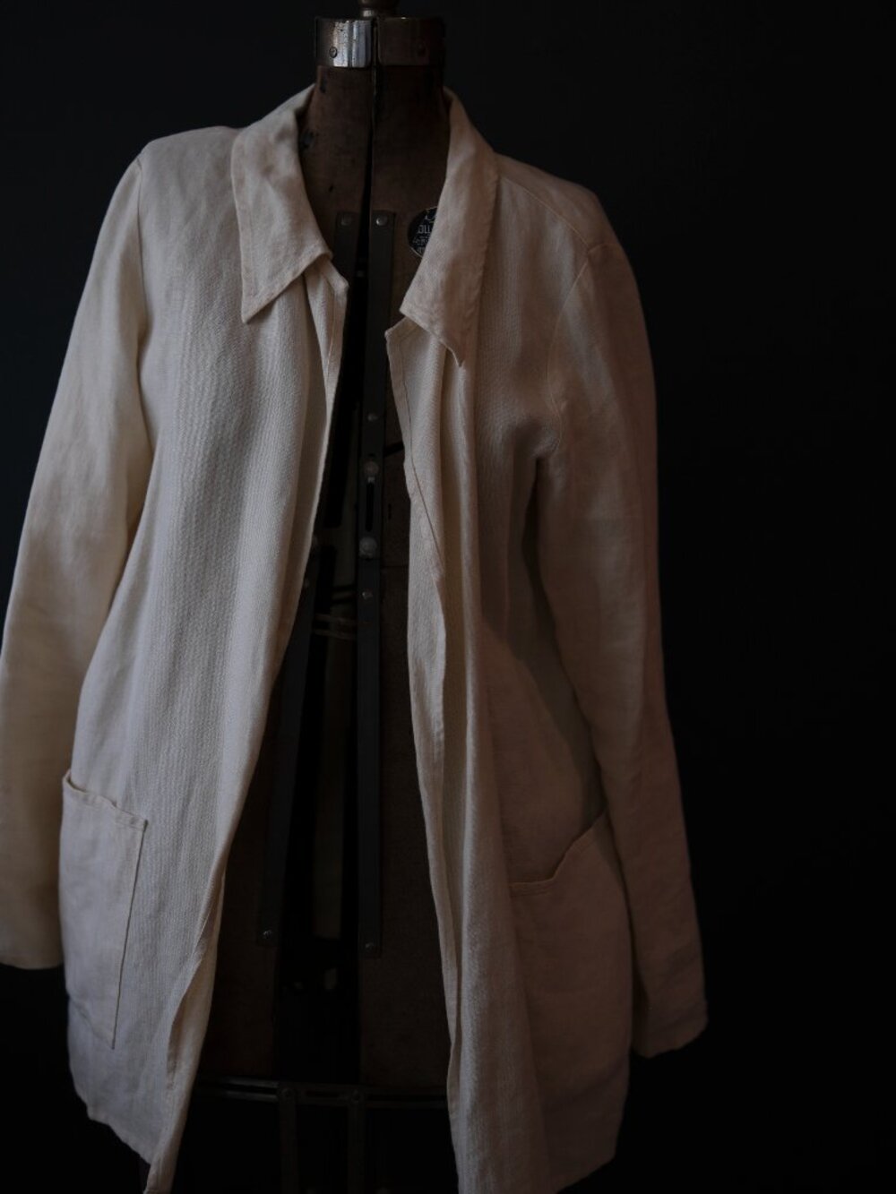 Agnes B Linen Blazer